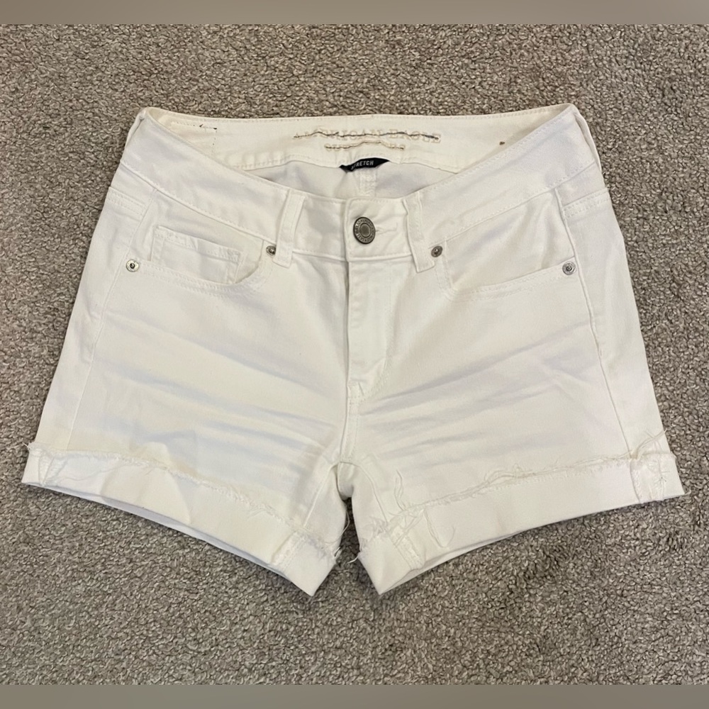 AMERICAN EAGLE White Denim/Jean Shorts Size 4